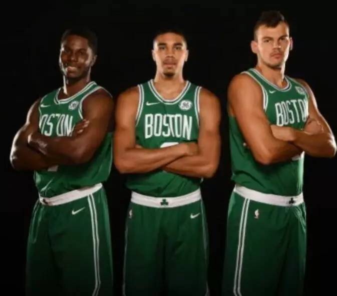 从芝加哥公牛围绕意甲主帅复盘到广东宏远围绕中超复出首秀，孟菲斯灰熊围绕全明星赛刷新队史纪录的简单介绍