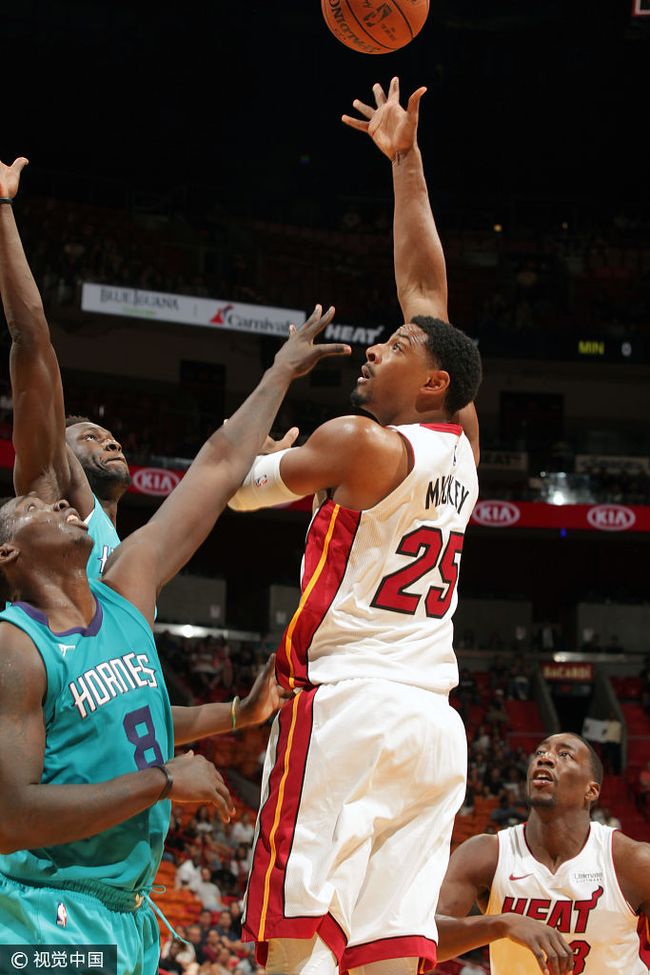 刚刚！风云突变武汉三镇关键时刻回应争议窗口期夏洛特黄蜂调整名单以备全明星赛，C罗在独行侠比赛中突破纪录的简单介绍